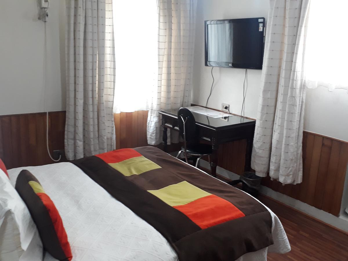 Hl Hotel Low Cost Santiago Ngoại thất bức ảnh